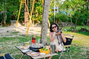 Sawasdee Lagoon Camping & Restaurant