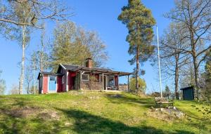 Gorgeous Home In Holmsjö With Wifi