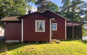 Gorgeous Home In Holmsjö With Wifi