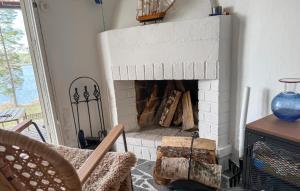 Gorgeous Home In Holmsjö With Wifi