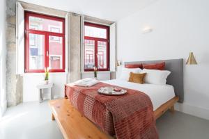 Stylish Flats with Terrace & Jacuzzi by HostWise