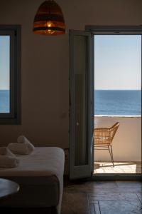 Sea view rooms in kardiani