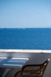 Sea view rooms in kardiani