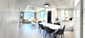 NEW BUILD Gangnam Samsung Coex PRIVATE FAMILY LUXURY HOUSE 84m2 3BR