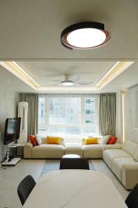 NEW BUILD Gangnam Samsung Coex PRIVATE FAMILY LUXURY HOUSE 84m2 3BR