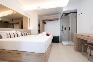 Málaga RIVERSIDE OASIS Apartment Jacuzzi - by N&N Luxe Properties