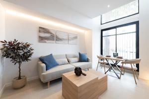 Málaga RIVERSIDE OASIS Apartment Jacuzzi - by N&N Luxe Properties