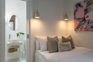 Traditional chic 2 bedroom apartment with Seaview LDEM1-5