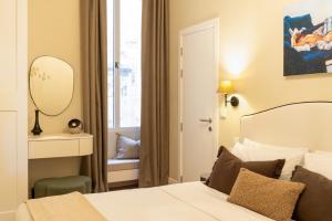 Traditional chic 2 bedroom apartment with Seaview LDEM1-5