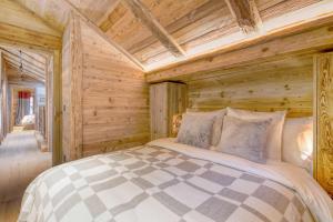 Central High-End Duplexes w Sauna and Stove