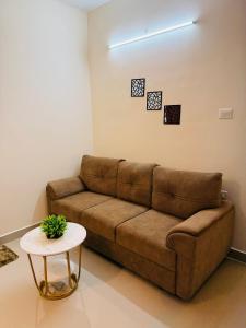 1BHK Fully Furnished Flat Near Infopark and Smart City