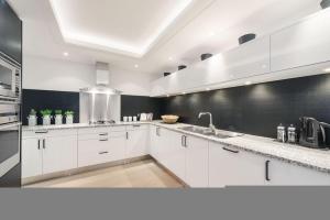 Pavilion Road Mews House - 4 bed