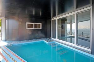 Namhae Bokkongii Seesru Ocean View Poolvilla
