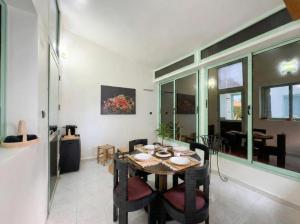 Stylish Magnifique Duplex de Standing, 3 Chambres, Piscine, Proche de Gueliz