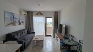 Modern Sea View 1BR Apartment 2 Min to the Beach by Flat Mаnager