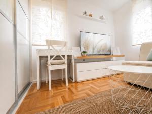 Cozy Apartment with garden and parking, near Center