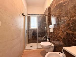 Barirooms - Cardassi Suites