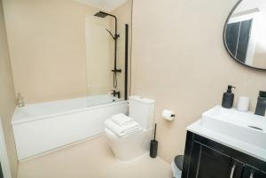 Bright & Contemporary 2 Bed Flat in Birmingham