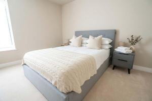 Bright & Contemporary 2 Bed Flat in Birmingham