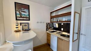 Appartement avec vue bateaux - piscine et tennis GN050-692