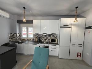 Mia Perea apartment