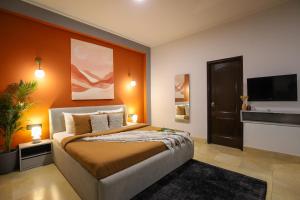 BedChambers Serviced Apartments, Near Golf Course Road