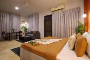 BedChambers Serviced Apartments, Near Golf Course Road
