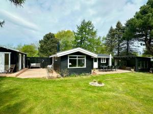 Charming Beach Cottage In Gilleleje