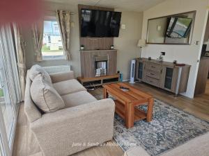 PRIVATELY OWNED Stunning Caravan Seawick Holiday Park St Osyth