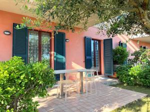 C018 - Camerano, trilocale con giardino e parcheggio