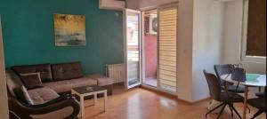 Aerodrom District 1-Bed Apt Sleeps 2 with Parking