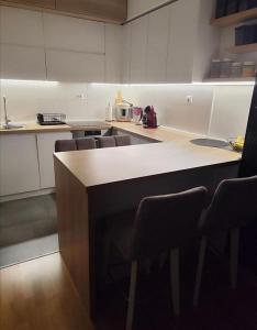 Aerodrom District 1-Bed Apt Sleeps 2 with Parking