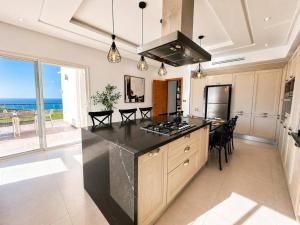 Azura House Sea view Pool