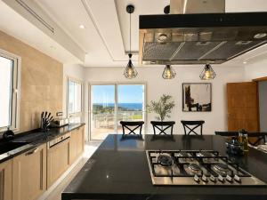 Azura House Sea view Pool