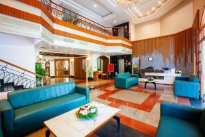 Holiday Hotel