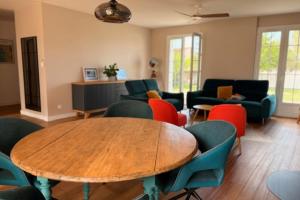 Villa with large terrace and garden in Angoulins