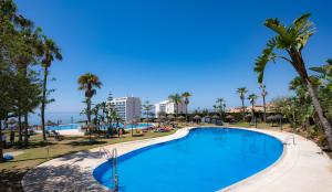 Holidays & Home Beachfront Complex El Coloso ,pools,parking Benalmadena Costa