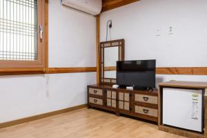 Gongju Haru Hanok Pension