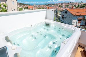 Captains Escape - Spa City View