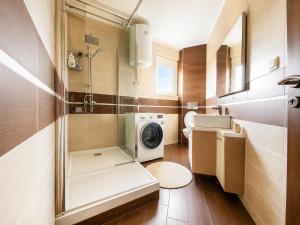 Krimovica Sunset Spacious Apartment with Sea View and Pool