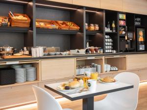 B&B HOTEL Rostock-Broderstorf
