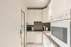 Azurenting - T2 Golden Gate - Piscine - Clim - Terrasse