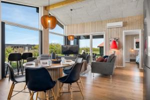 Lovely Holiday Home With Fjord View And Wilderness Bath