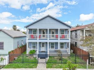 Spacious 2-story house nestled just 3 blocks away from the picturesque seawall