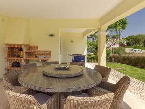 Villa in Alvor with swimming pool