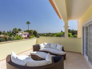 Villa in Alvor with swimming pool