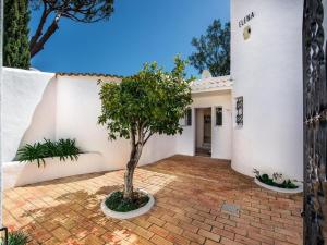 Charming 4BR Villa by Vilamoura Old Course