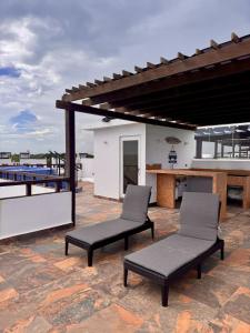 Oceanfront house, KAIA Monterrico penthouse
