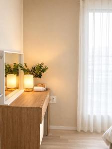 63 New Modern Stay near Hongdae with Sunny Room