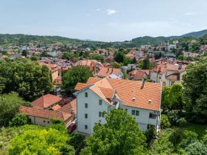 Smeštaj Milutinn-Jabuka, centar Sokobanje, iza Miloševog konaka
